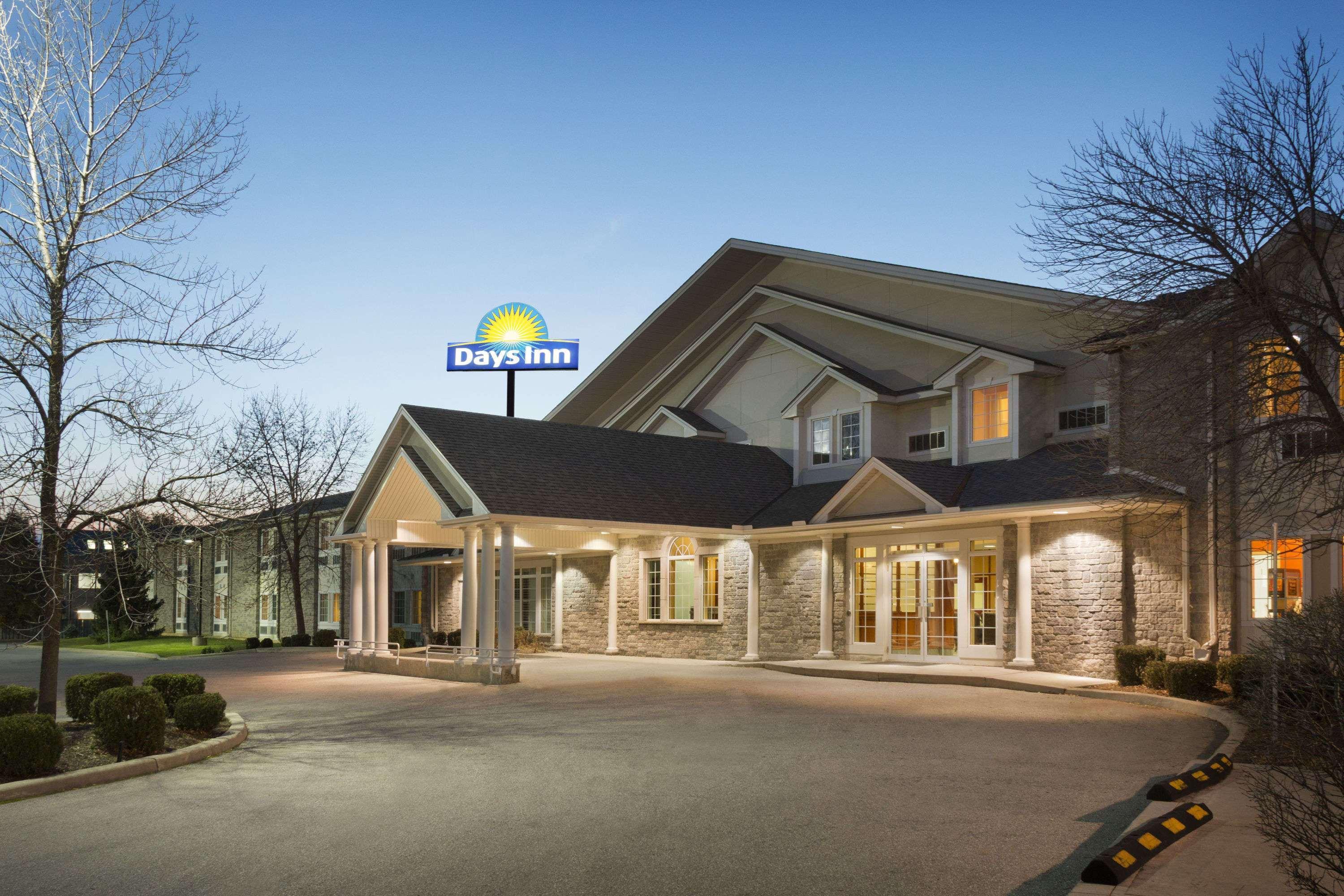 Days Inn By Wyndham Guelph Kültér fotó
