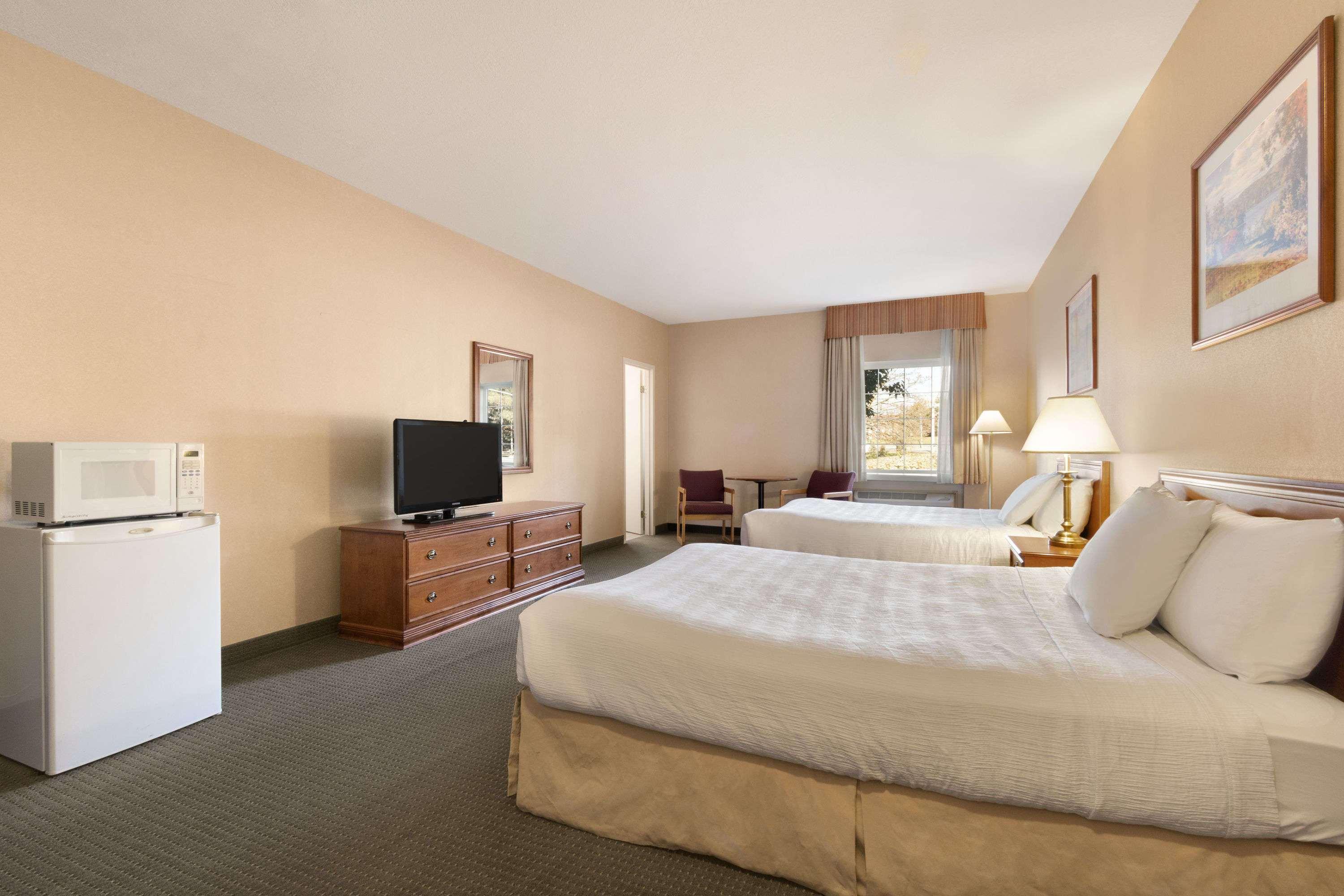 Days Inn By Wyndham Guelph Kültér fotó